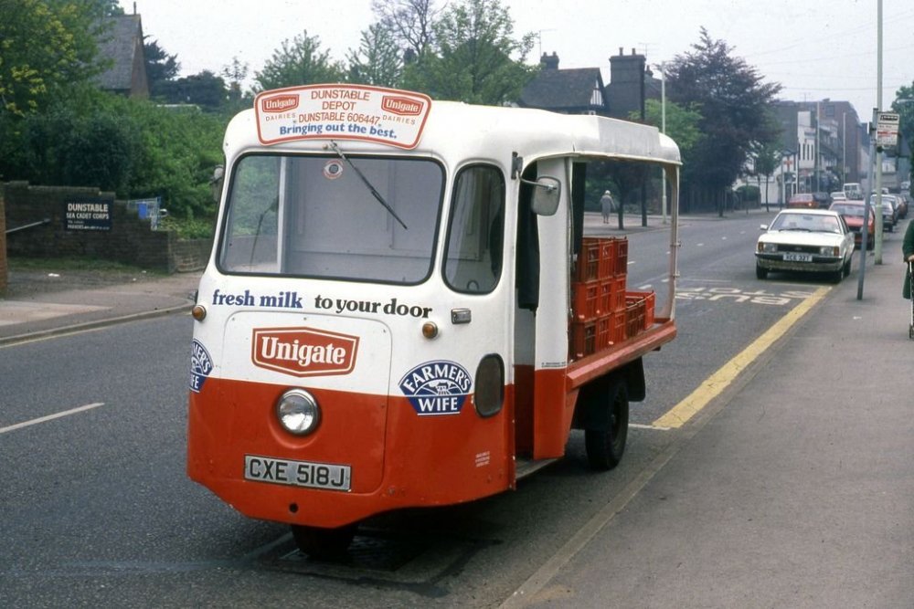 1590500782_milkfloat1.thumb.jpg.07bc331da9b5dbe9740995fc3737b6c1.jpg