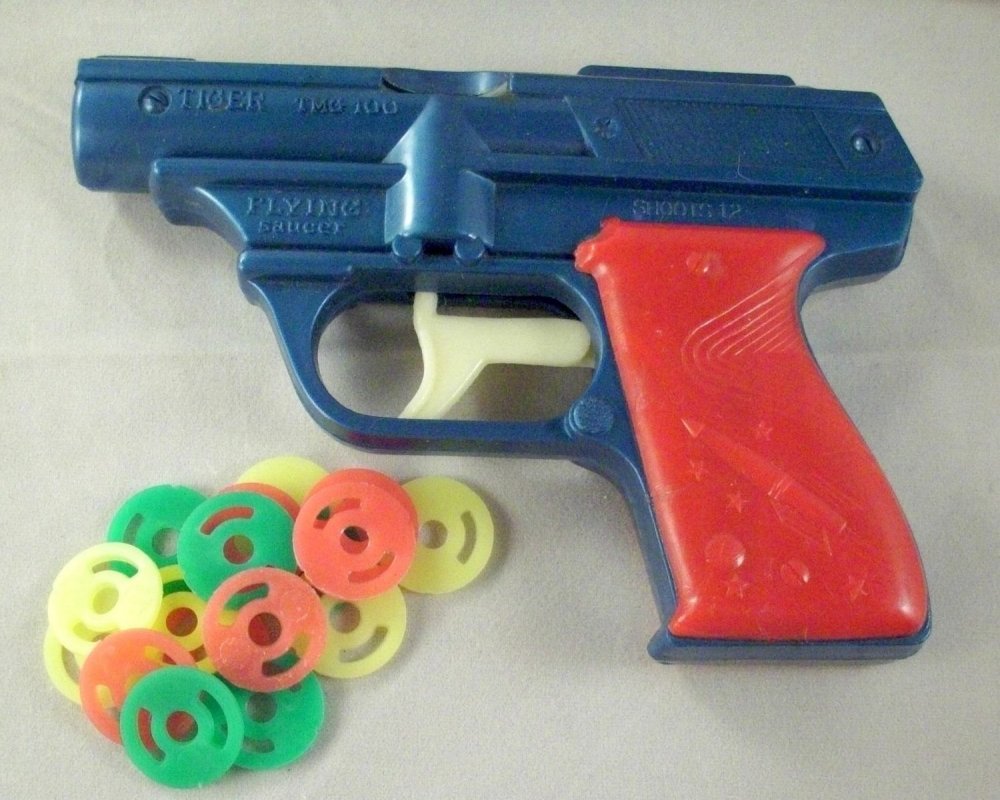 118147544_diskshooterguns1.thumb.jpg.017a10006b1c1cfe54386ea77fbdf51f.jpg